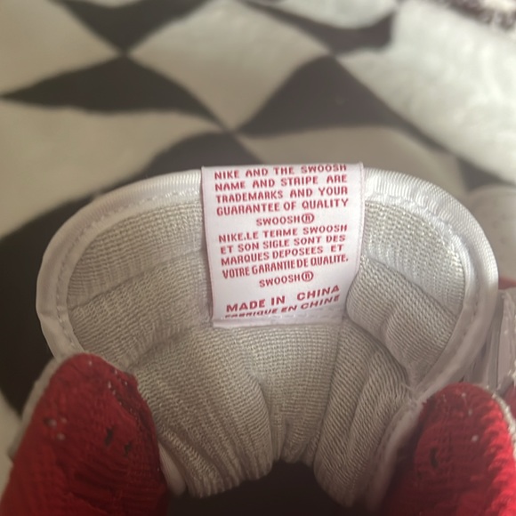 used mens Jordan 1 Retro red and white in great condition in men’s 11.5 no box - Picture 5 of 8